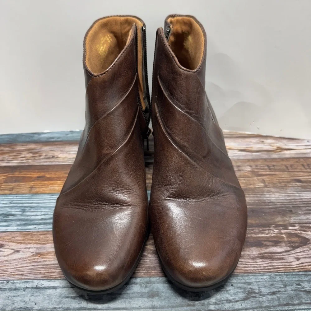 Earth Spirit Classics Women's Brown Leather Ankle Booties with Low Heel